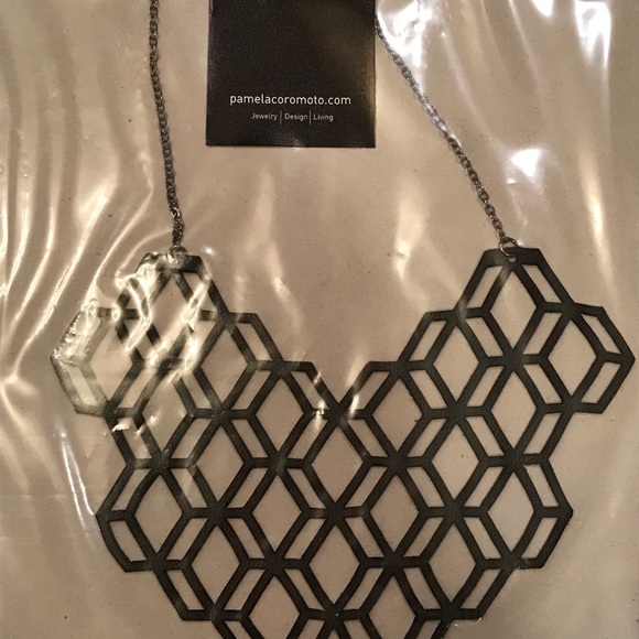 Gray leather Pamela Coromoto necklace NEW - Picture 2 of 2